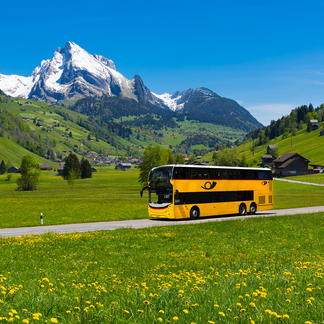 Das Doppelstock-PostAuto in Toggenburg