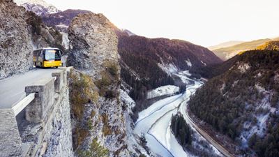 Wer im Strassenverkehr das Dreiklanghorn hören will, sollte sich im Postauto eine Bergfahrt gönnen